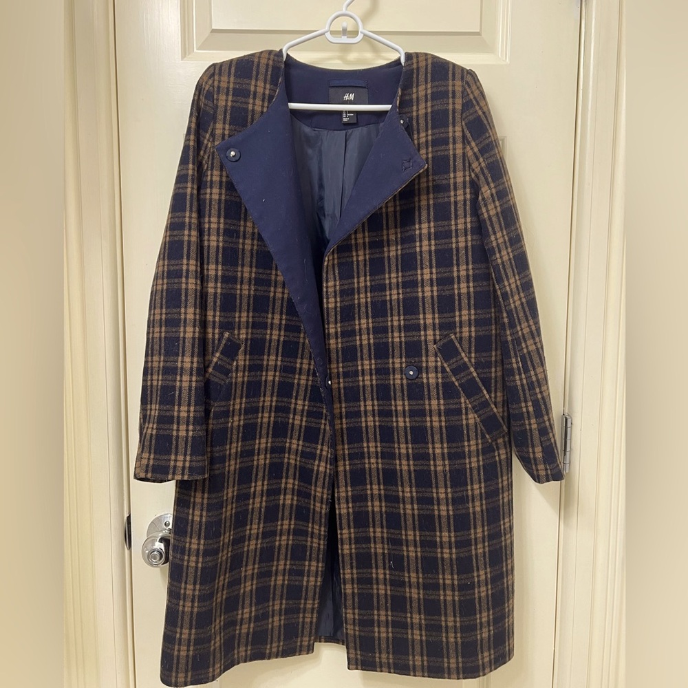 Black and brown plaid coat- perfect for fall